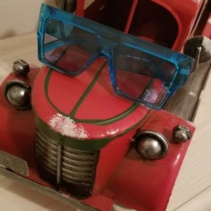 fashionable Elegant Frames and Eyewear